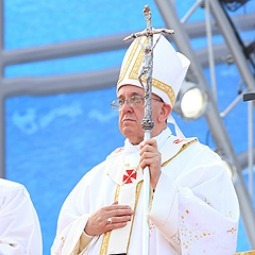 Pope_Francis_Credit_Anglica_Rocha_via_JMJ_Rio_2013_Flickr_CC_BY_NC_SA_20_EWTN_7_30_13-255x255.jpg